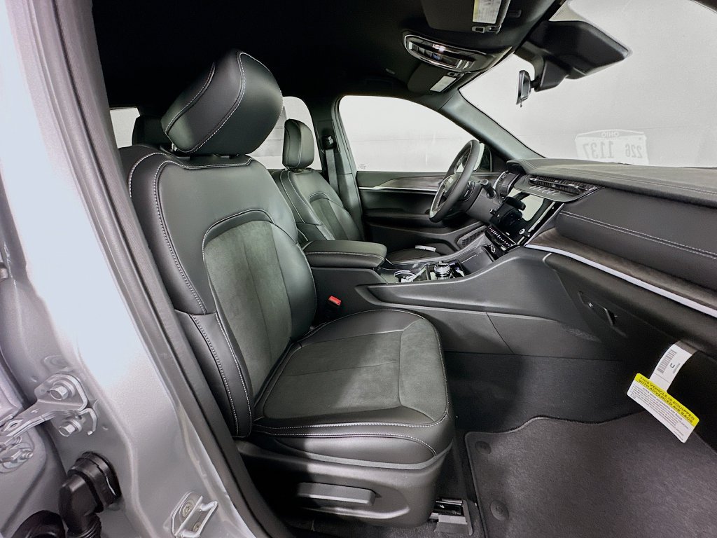 New 2026 Jeep Grand Cherokee L 4WD image 38