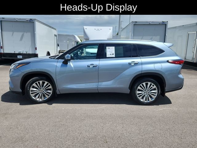 Used 2023 Toyota Highlander Platinum AWD/4WD image 4