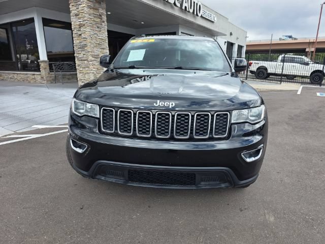 Used 2018 Jeep Grand Cherokee Laredo AWD/4WD image 3