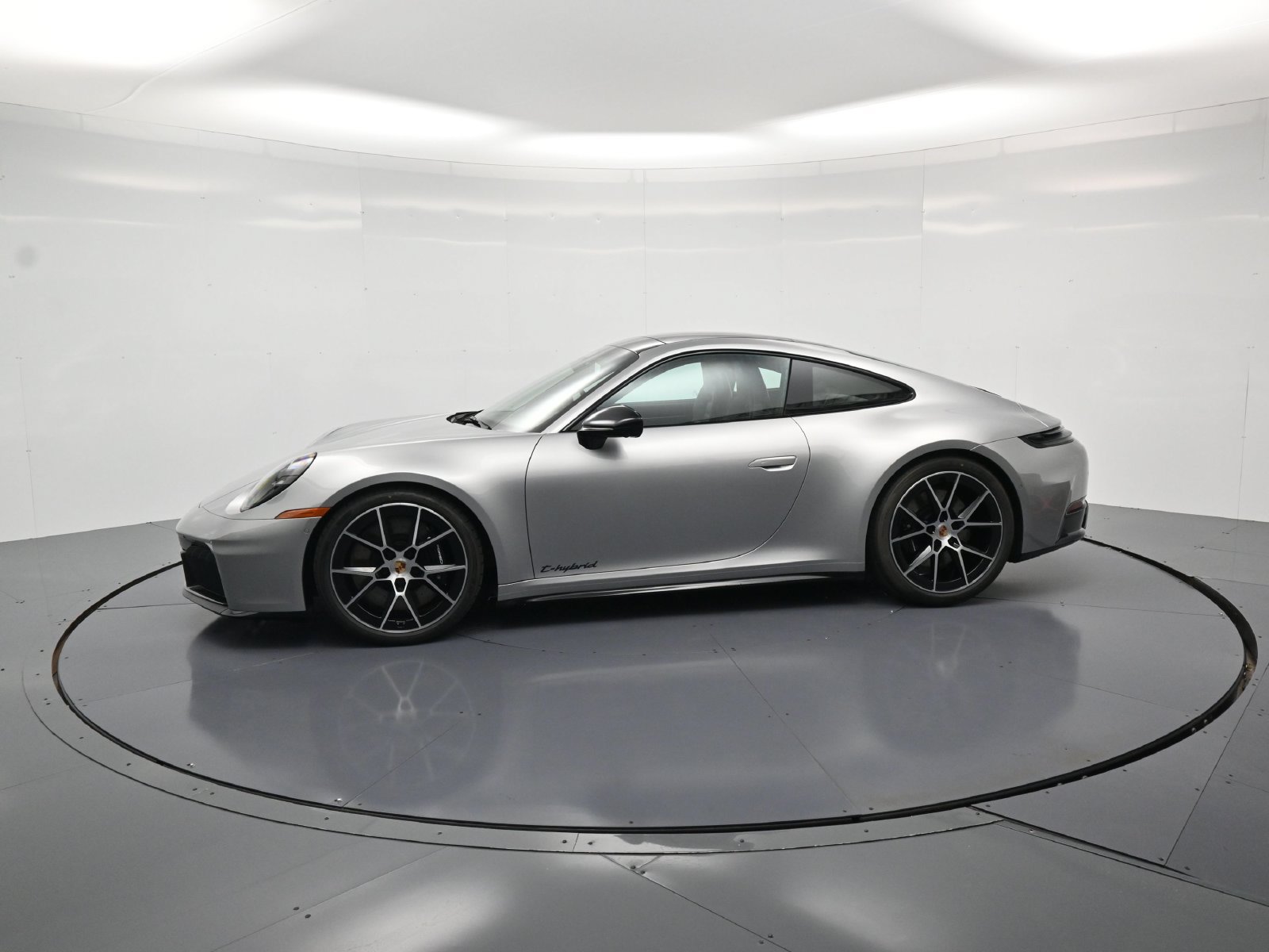 New 2027 Porsche 911 Carrera 4 GTS AWD/4WD image 2