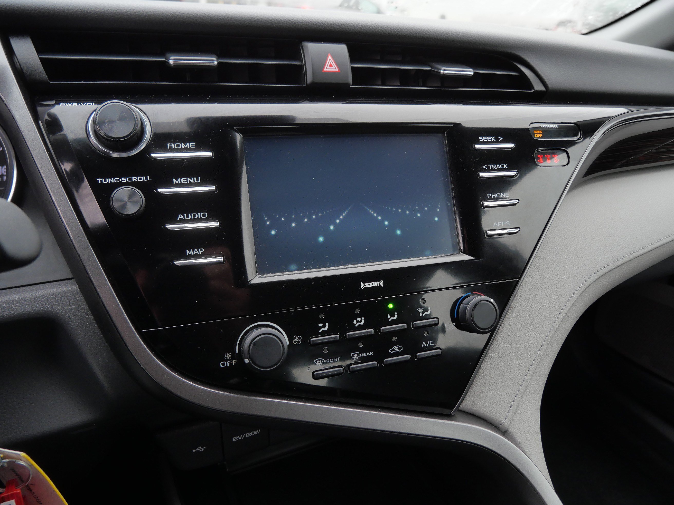 Certified 2020 Toyota Camry LE image 21