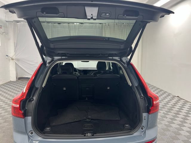 Used 2024 Volvo XC60 B5 Core w/ Climate Package AWD/4WD image 8
