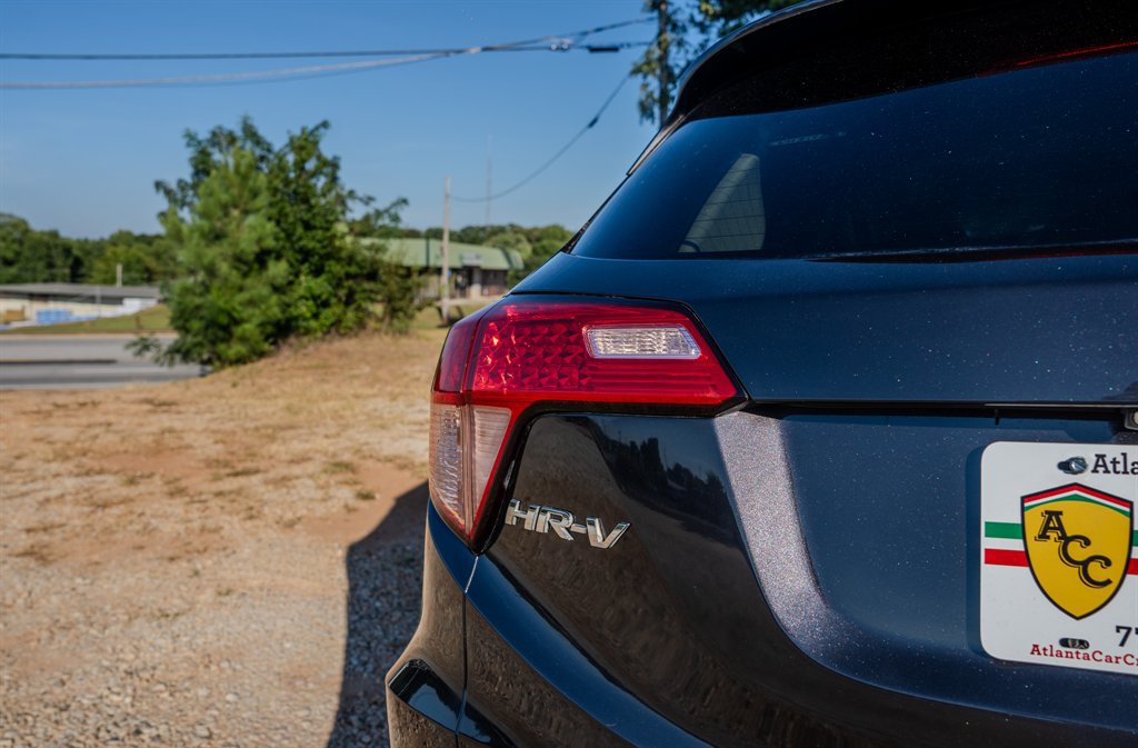 Used 2017 Honda HR-V EX image 10