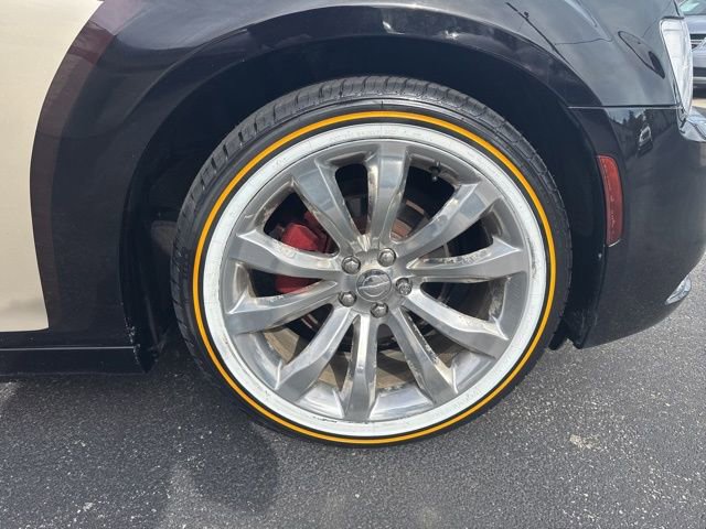 Used 2018 Chrysler 300 Limited RWD image 23