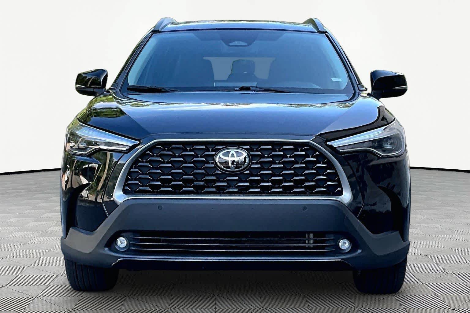 Certified 2025 Toyota Corolla Cross XLE AWD/4WD image 4