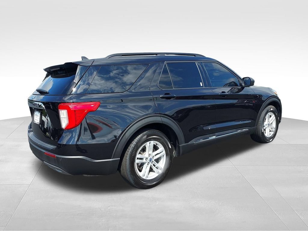Used 2024 Ford Explorer XLT w/ Equipment Group 202A RWD image 5