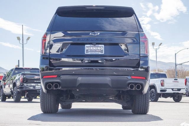 Used 2025 Chevrolet Suburban Z71 AWD/4WD image 35