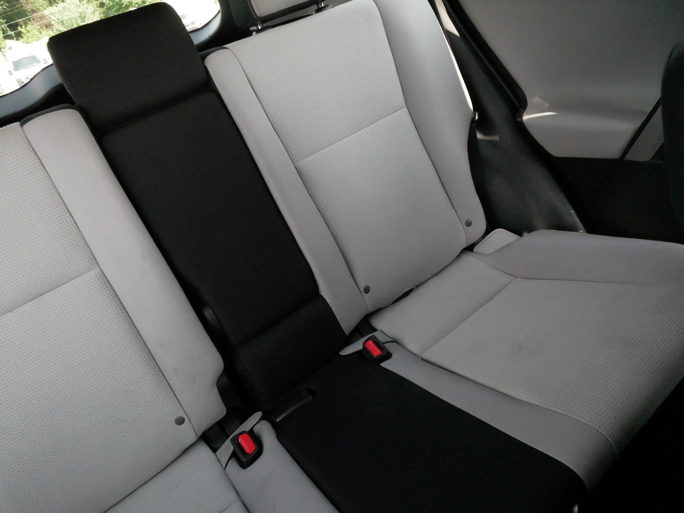 Used 2016 Toyota RAV4 XLE AWD/4WD image 14