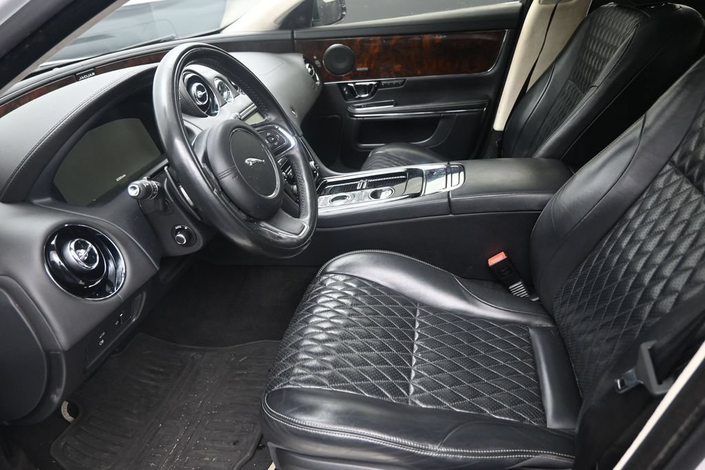 Used 2016 Jaguar XJ L Portfolio RWD image 11
