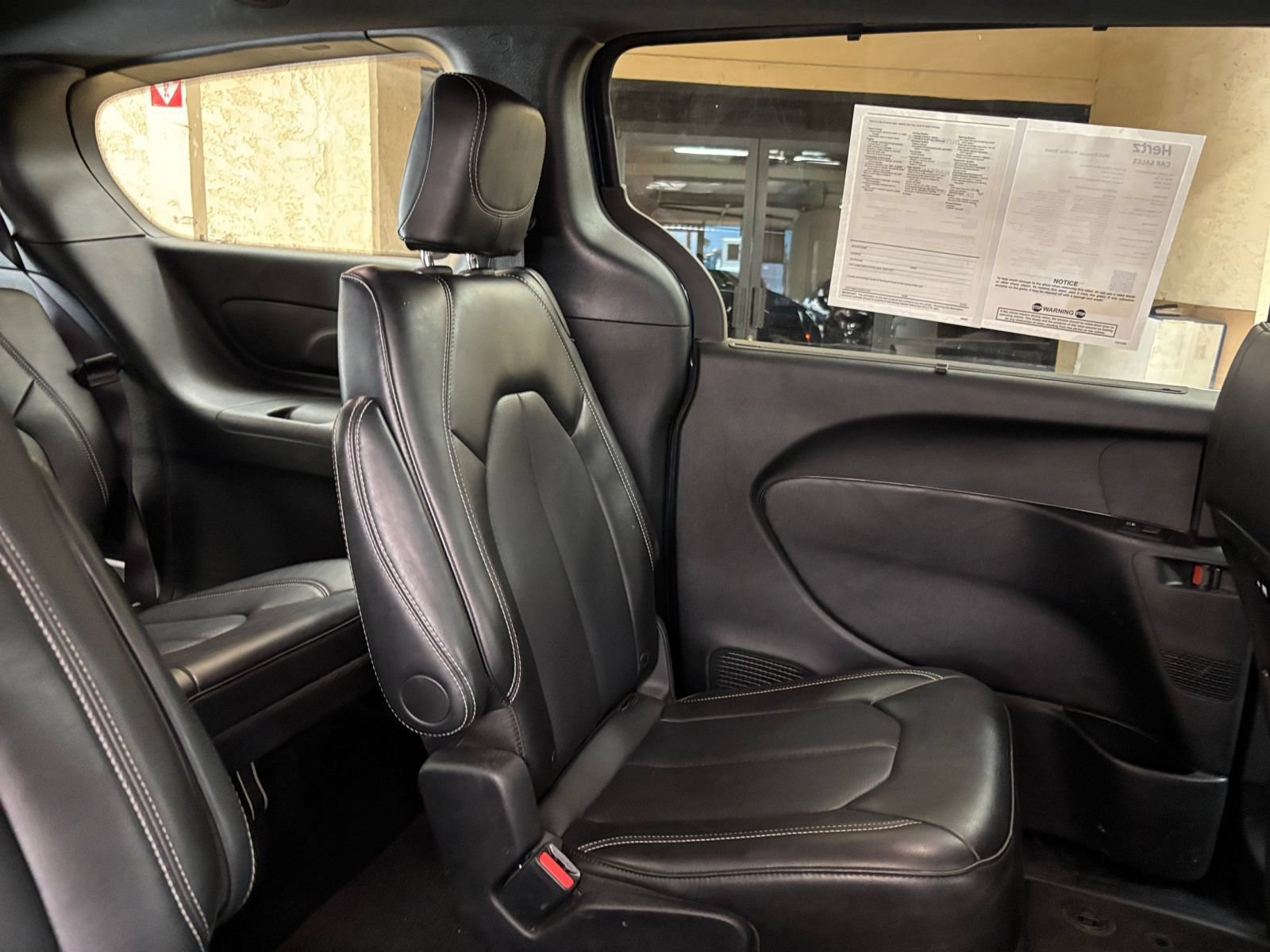 Used 2025 Chrysler Pacifica Select FWD image 39