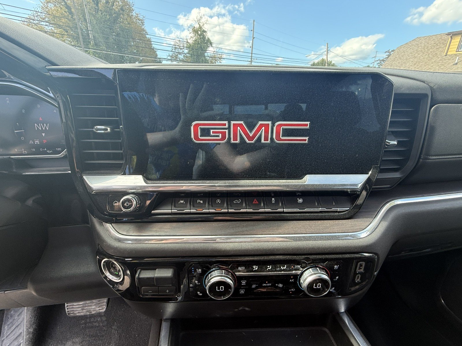 Used 2024 GMC Sierra 1500 SLT w/ SLT Premium Plus Package AWD/4WD image 11
