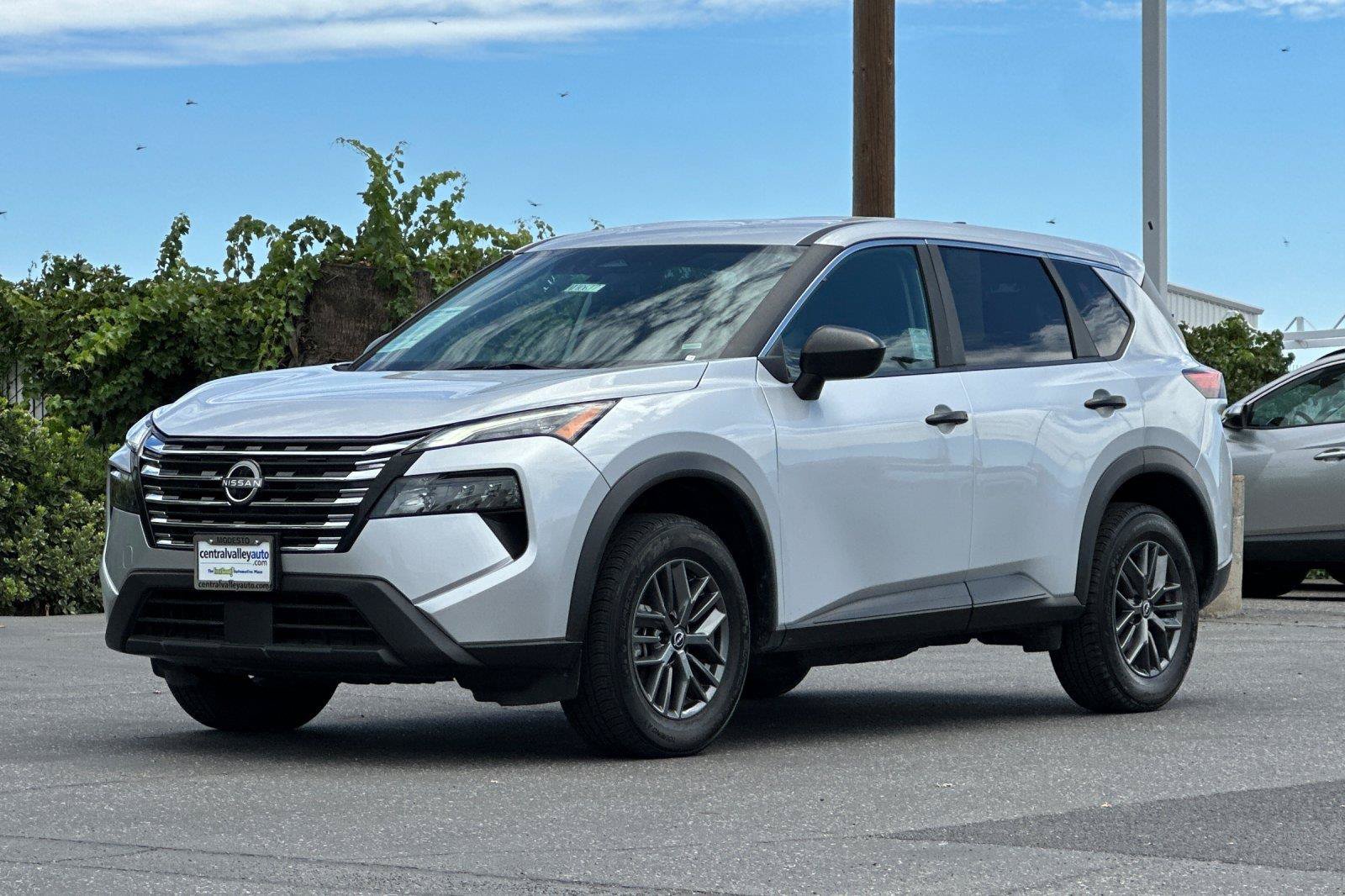 Certified 2024 Nissan Rogue S FWD image 8