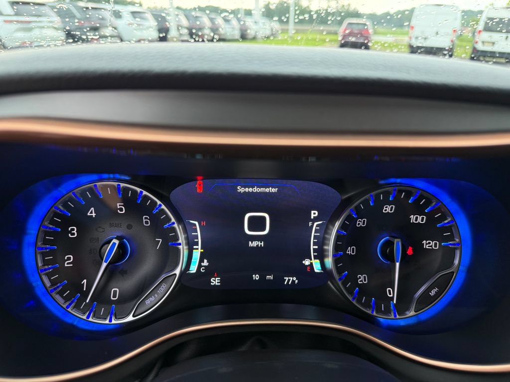 New 2027 Chrysler Pacifica Pinnacle w/ Theater Group FWD image 14