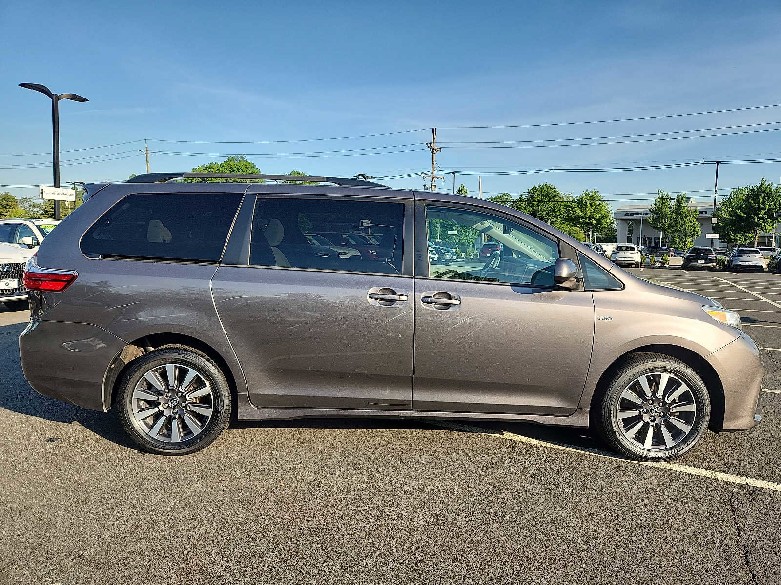 Used 2019 Toyota Sienna LE AWD/4WD image 7