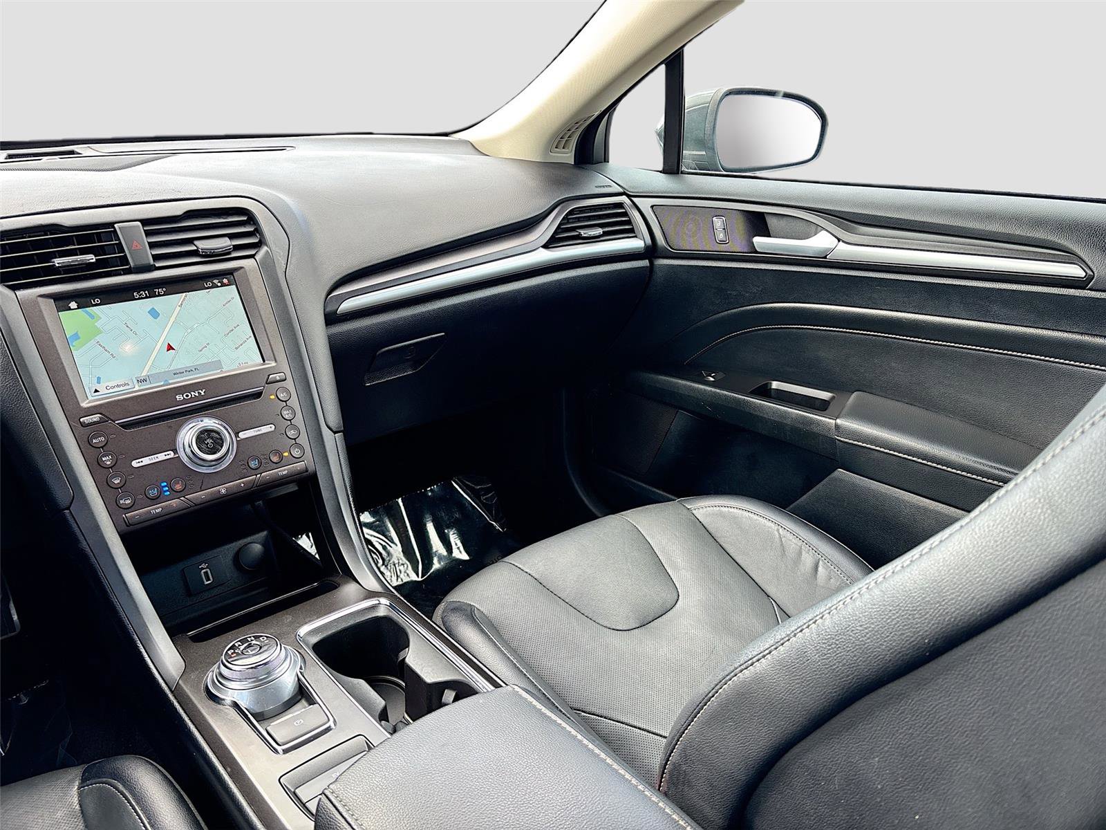 Used 2018 Ford Fusion Energi Titanium FWD image 24