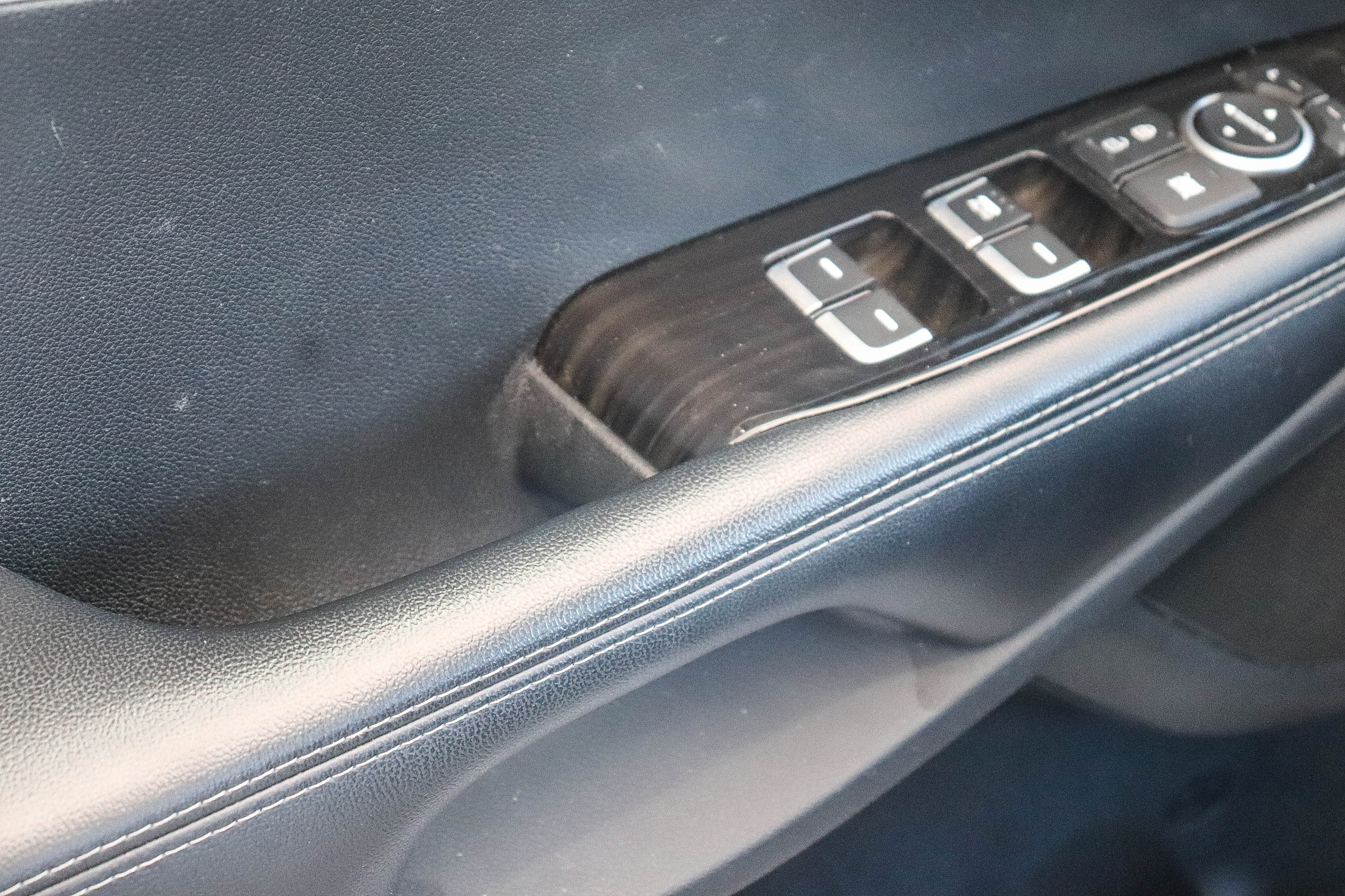 Used 2019 Kia Sorento L FWD image 25