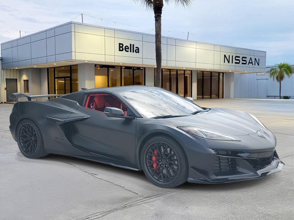 Used 2024 Chevrolet Corvette Z06 w/ Z07 Performance Package RWD image 9