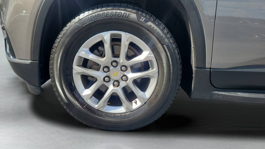 Used 2019 Chevrolet Traverse LT FWD image 25