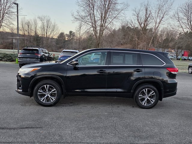 Used 2019 Toyota Highlander LE image 5