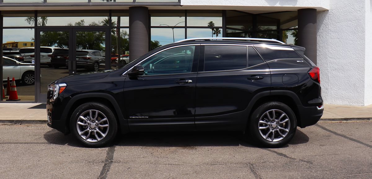 Used 2023 GMC Terrain SLT AWD/4WD image 8