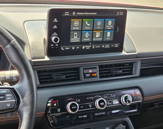 Used 2025 Honda Pilot TrailSport image 25