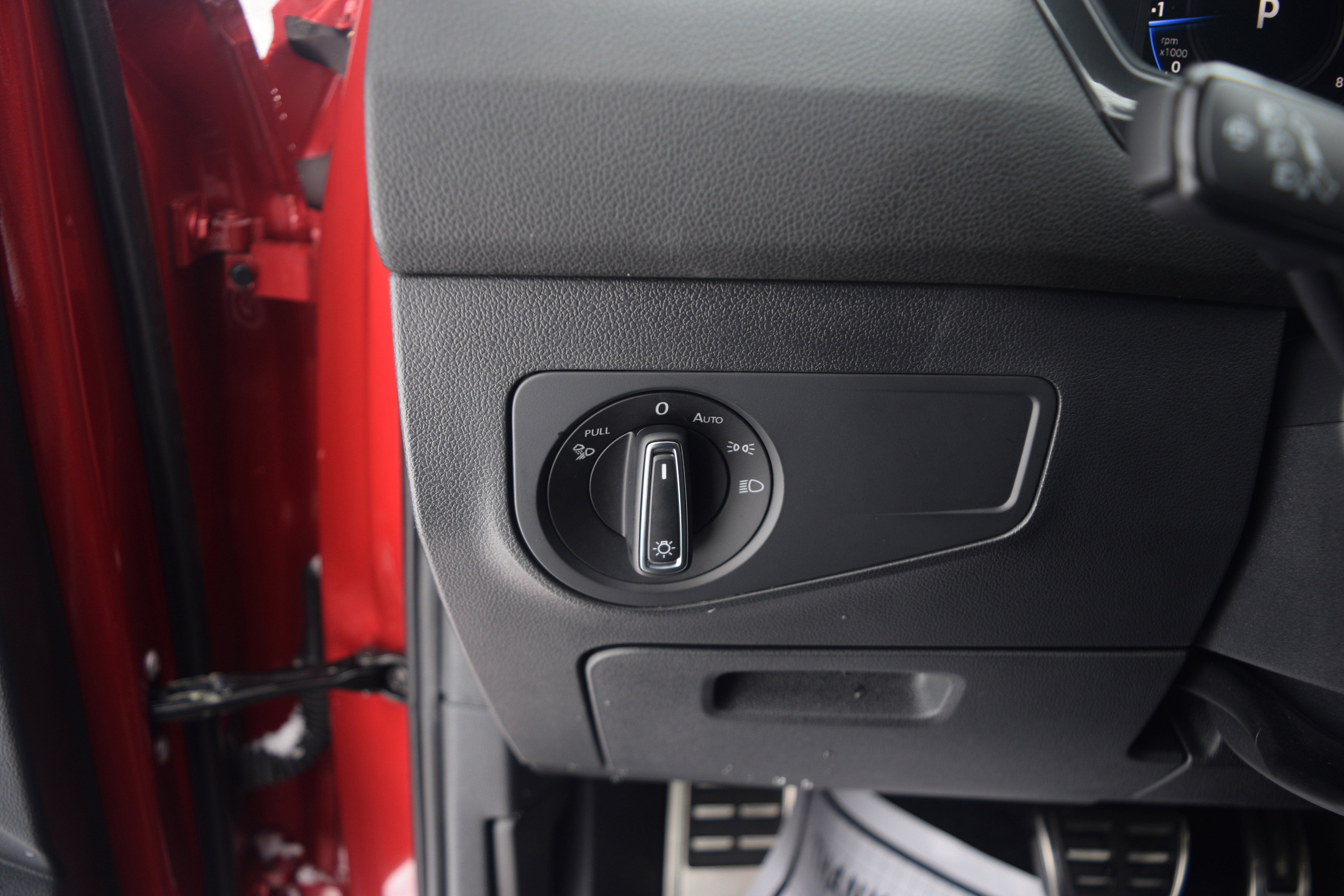 Used 2024 Volkswagen Tiguan SEL R-Line image 7