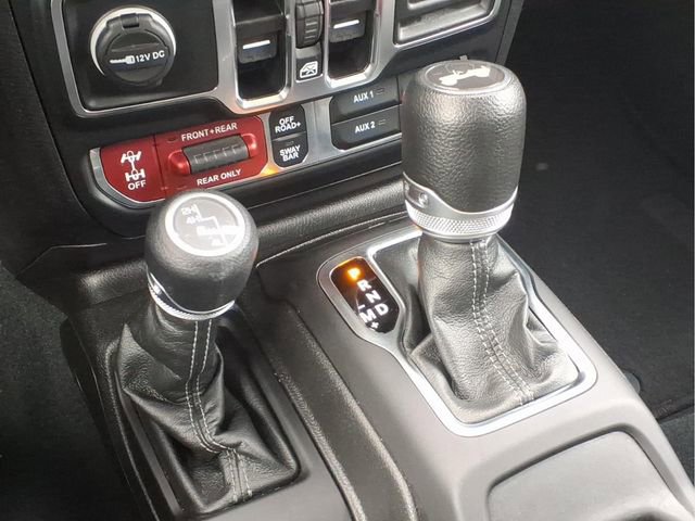 Used 2024 Jeep Wrangler Unlimited Rubicon AWD/4WD image 11