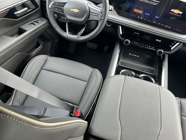 New 2026 Chevrolet Suburban Premier image 16