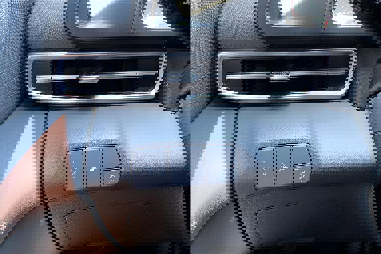 Used 2023 Hyundai Elantra SEL w/ Preferred Accessory Package FWD image 35