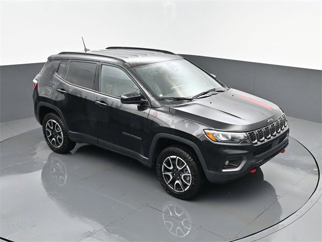 Used 2024 Jeep Compass Trailhawk image 16