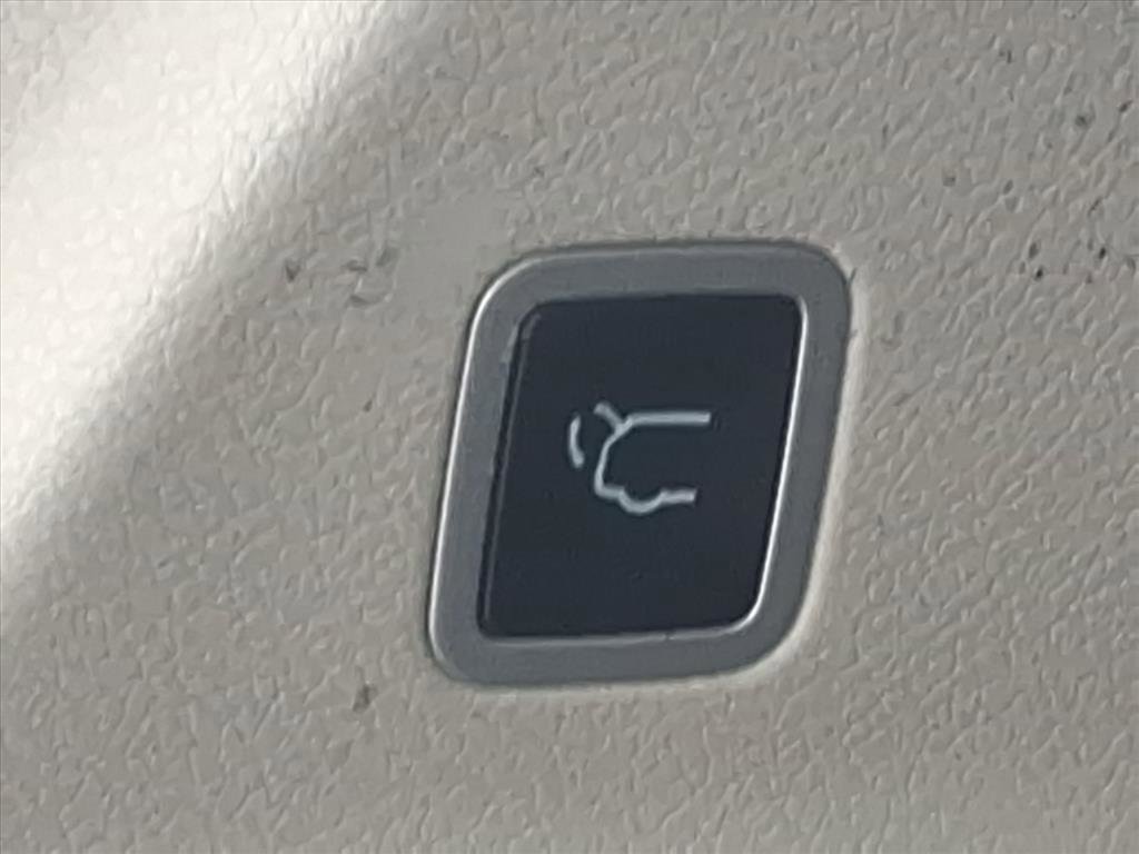 Used 2024 Chrysler Pacifica Touring-L image 33