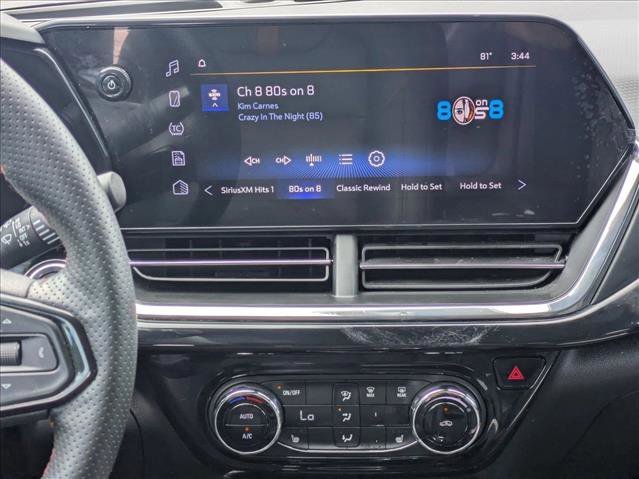 Used 2025 Chevrolet Trax RS w/ Sunroof Package image 11