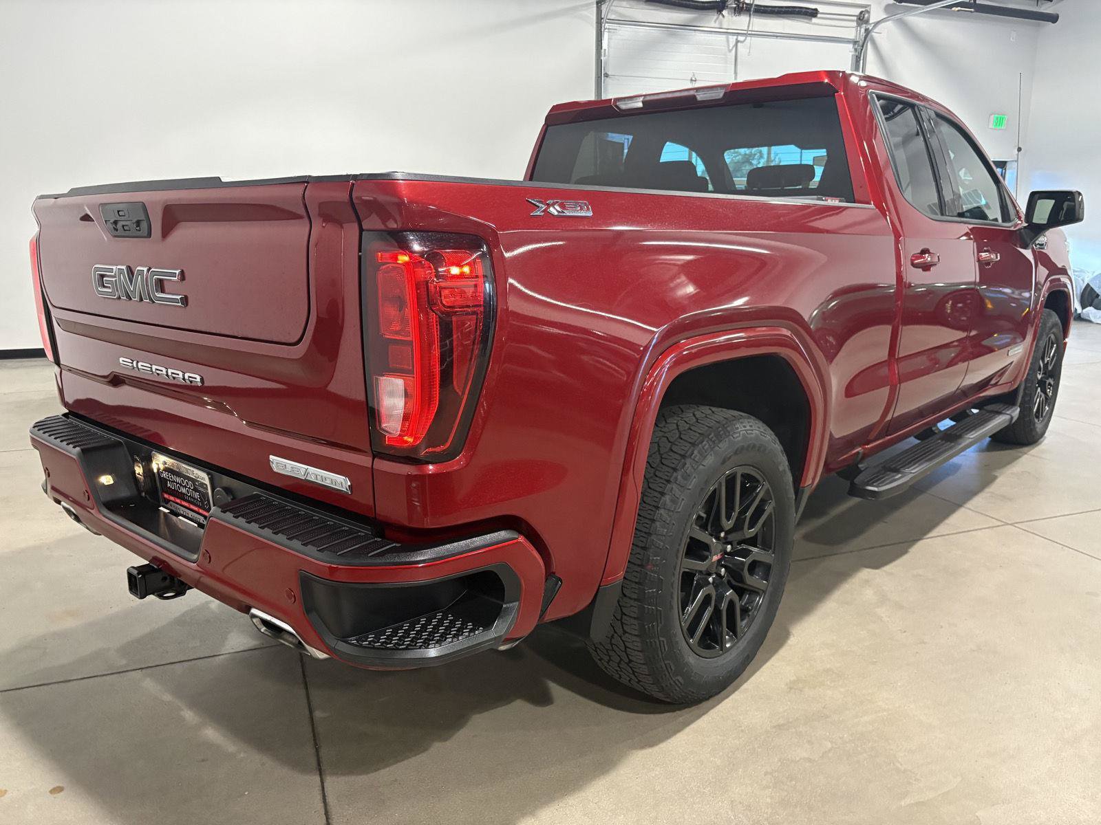 Used 2022 GMC Sierra 1500 Elevation w/ Driver Alert Package I AWD/4WD image 3