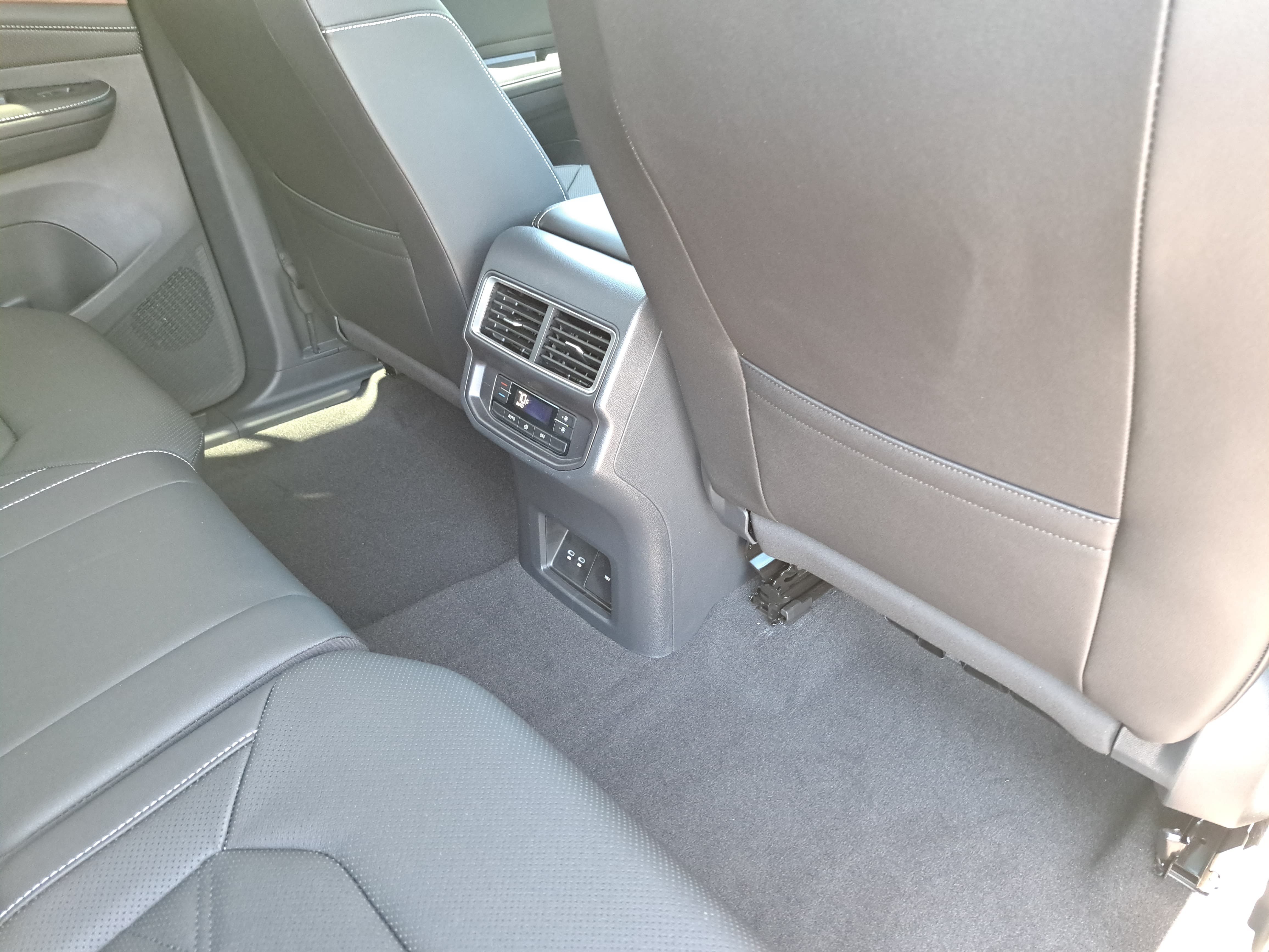 New 2026 Volkswagen Atlas SE AWD/4WD image 11