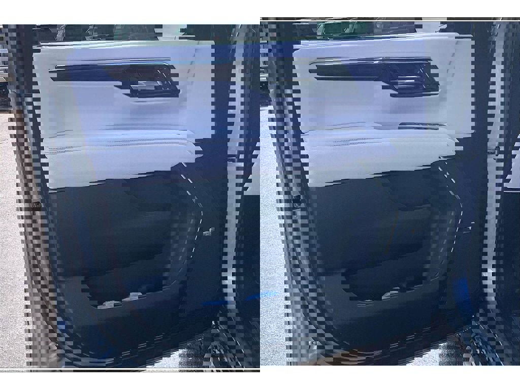 Used 2025 Chevrolet Tahoe Premier AWD/4WD image 24