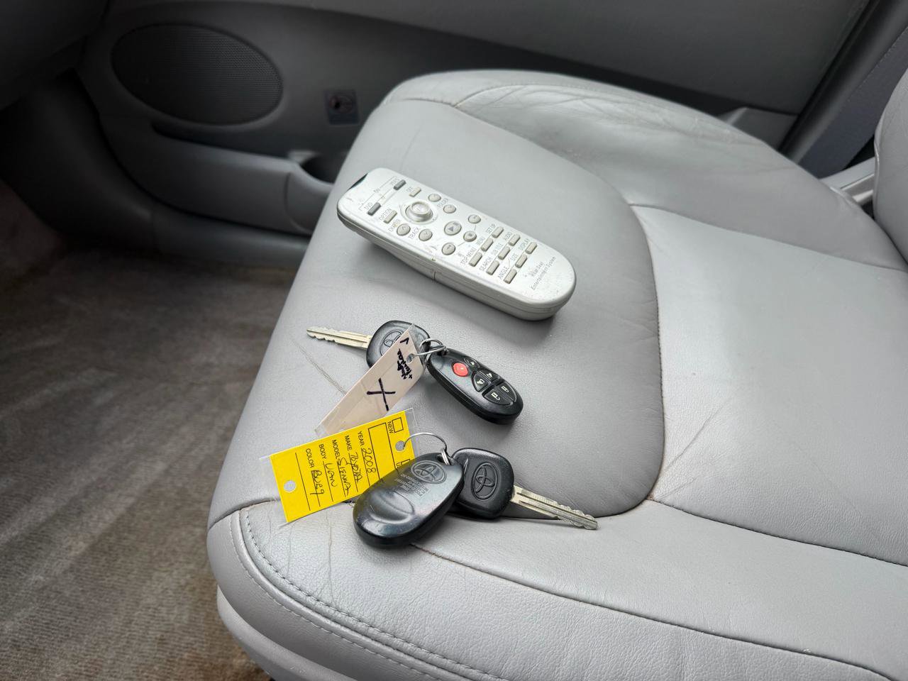 Used 2008 Toyota Sienna XLE Limited FWD image 20