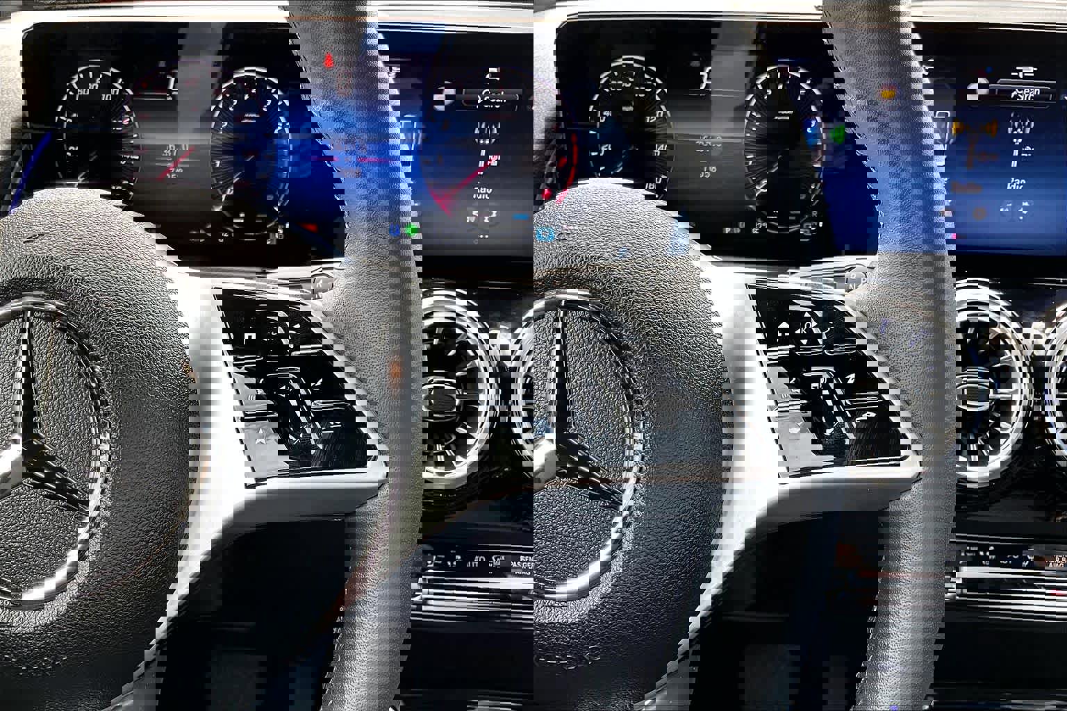 Certified 2024 Mercedes-Benz GLB 250 image 25