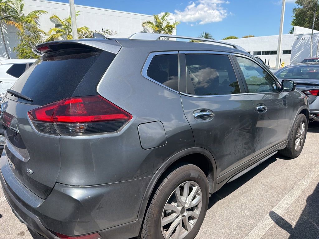 Used 2018 Nissan Rogue SV image 6