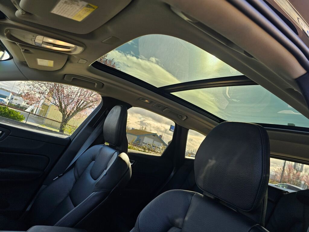 Used 2024 Volvo XC60 T8 Plus w/ Protection Package Premier image 26