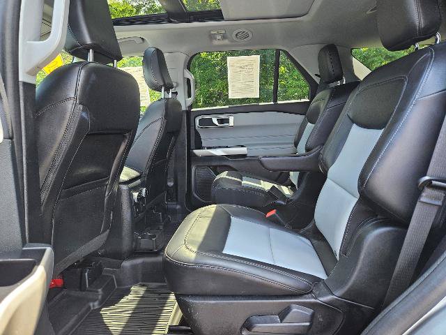Certified 2023 Ford Explorer XLT w/ Equipment Group 202A AWD/4WD image 9