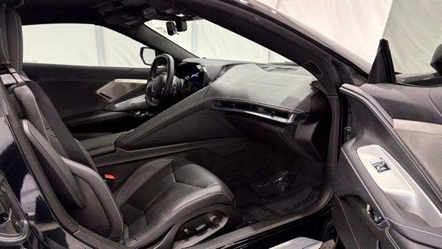 Used 2023 Chevrolet Corvette Stingray w/ Z51 Performance Package image 21