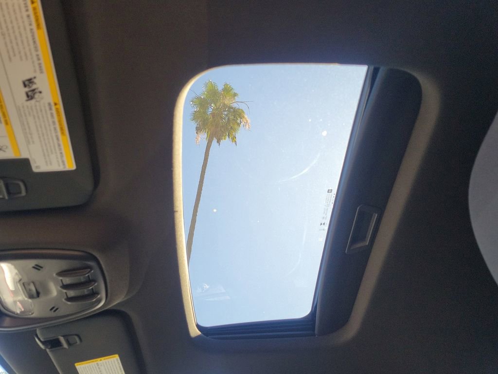 New 2026 Chevrolet Trax RS w/ Sunroof Package image 30