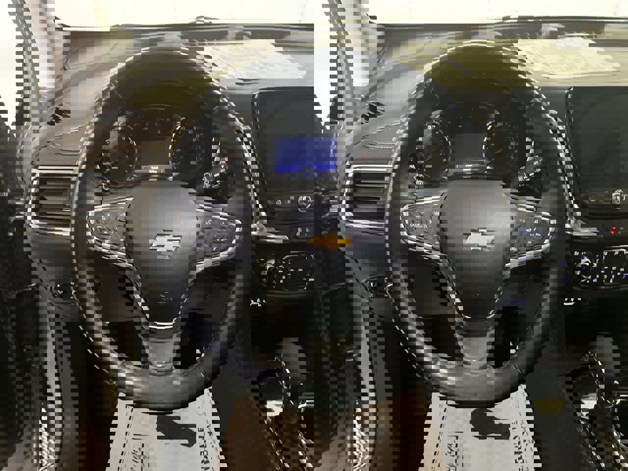 Used 2023 Chevrolet Equinox Premier image 16