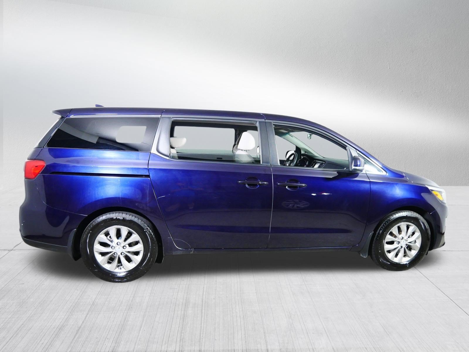 Used 2019 Kia Sedona LX FWD image 8