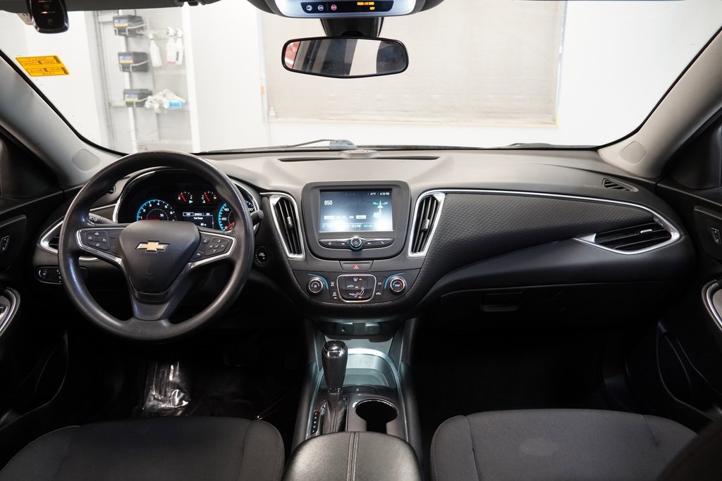 Used 2016 Chevrolet Malibu LT image 18
