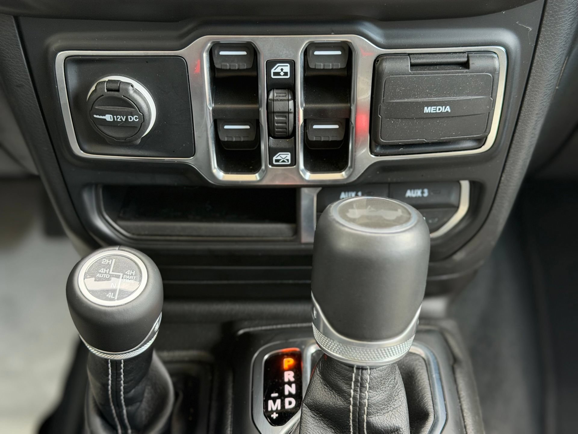 Used 2021 Jeep Wrangler Unlimited Sahara w/ Cold Weather Group AWD/4WD image 31