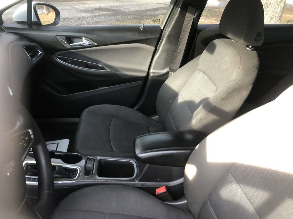Used 2018 Chevrolet Cruze LT image 20