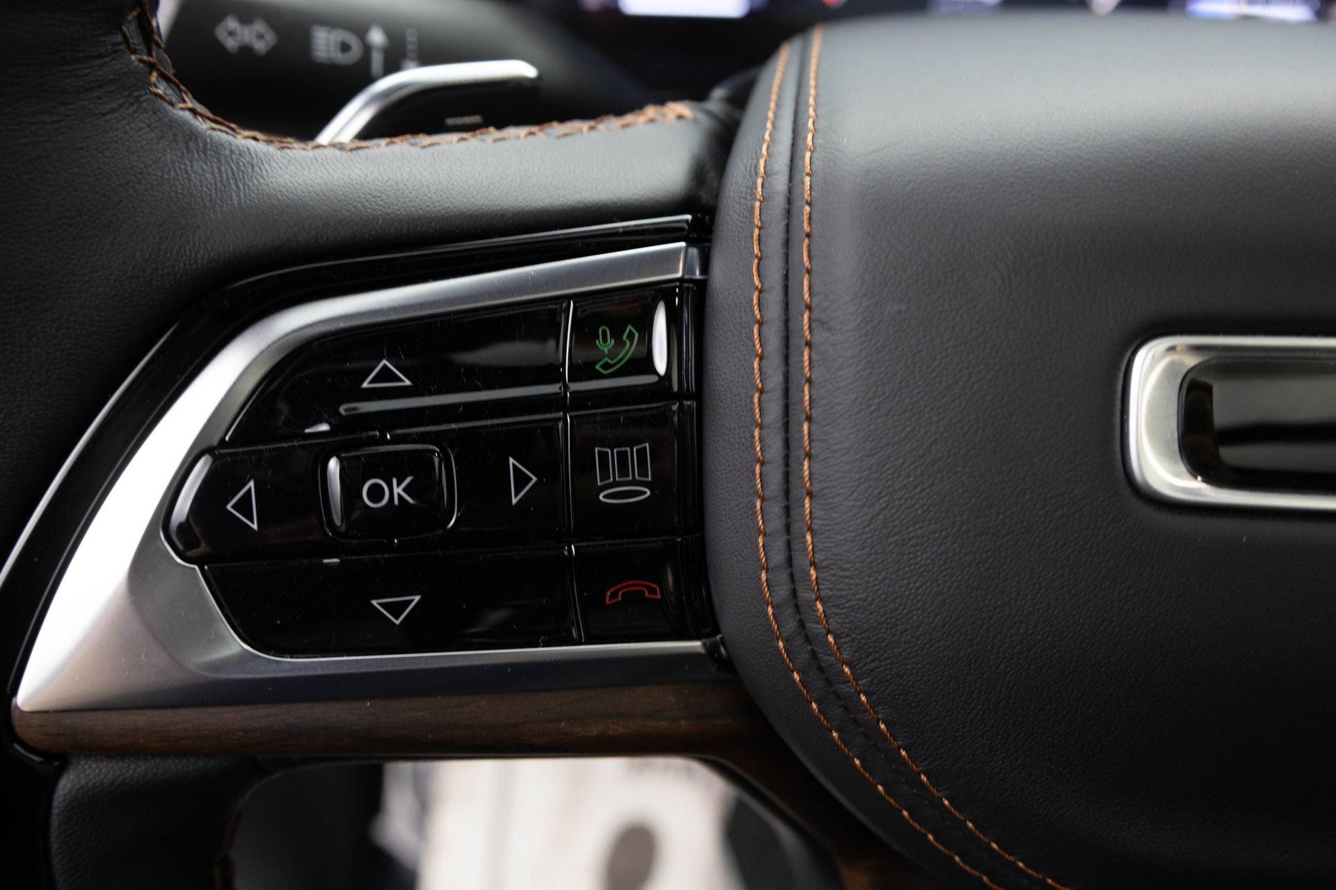 Used 2025 Jeep Grand Cherokee L Summit image 18