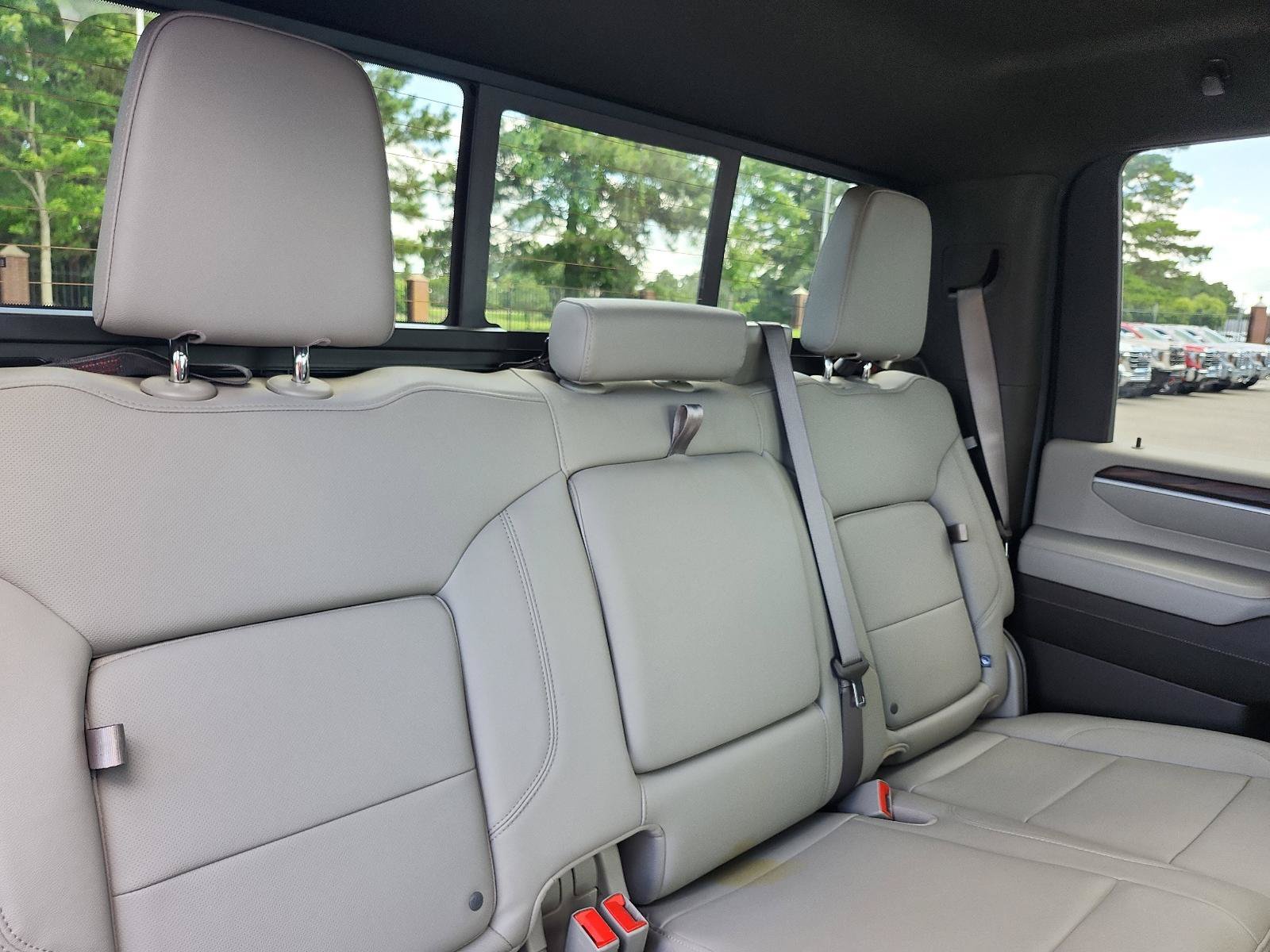 Used 2025 GMC Sierra 2500 SLT w/ SLT Premium Package AWD/4WD image 13