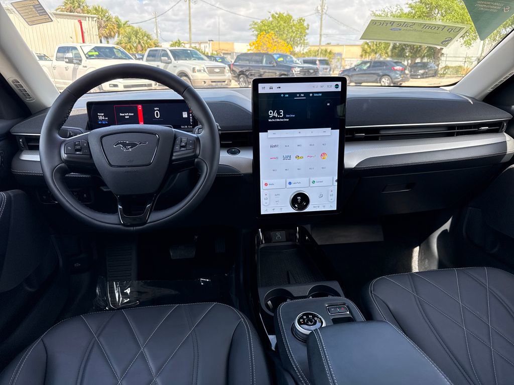 Certified 2023 Ford Mustang Mach-E Select w/ Comfort Package Lite image 6